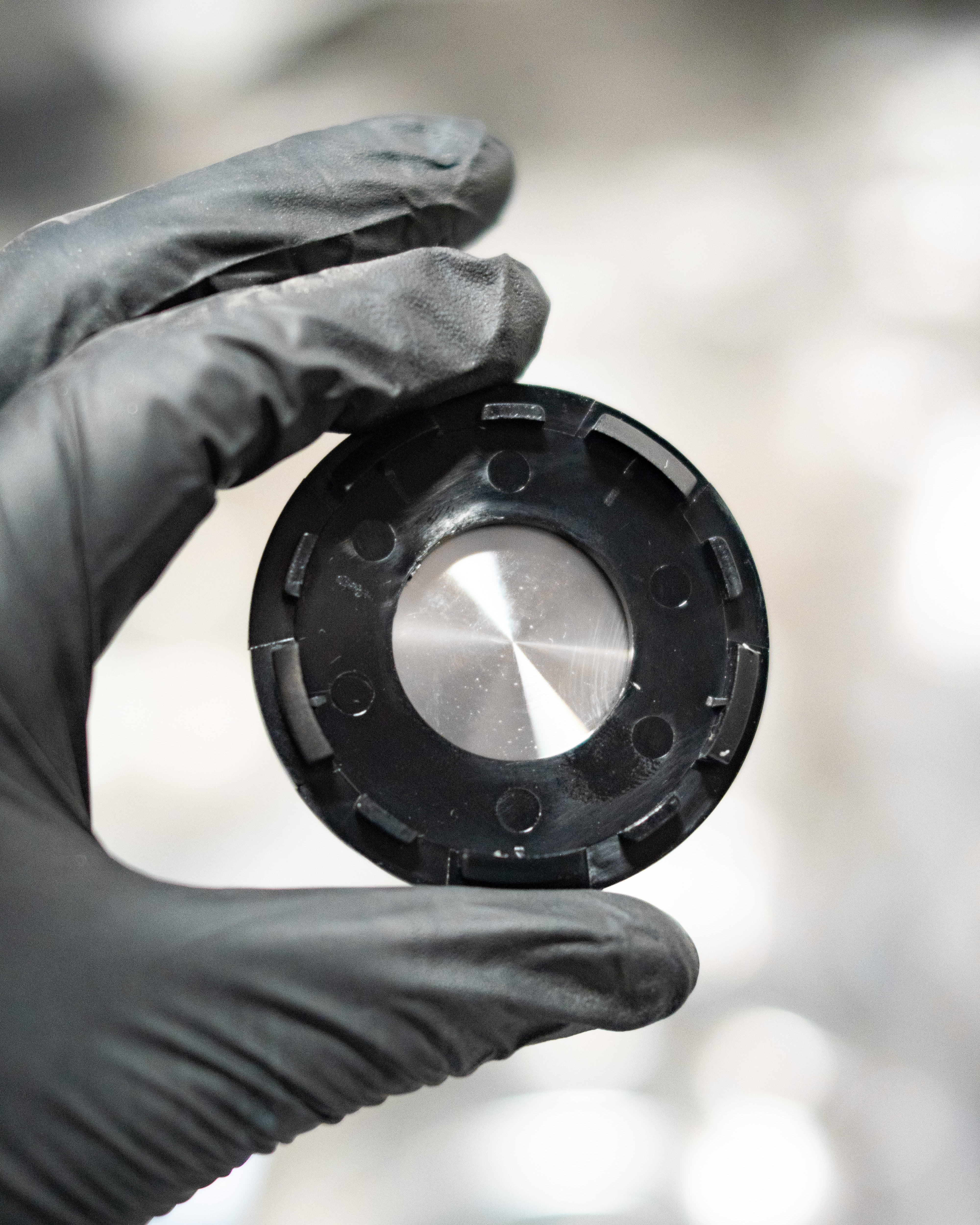 Leon Hardiritt Center Caps (Black Logo) - Plastic Clip