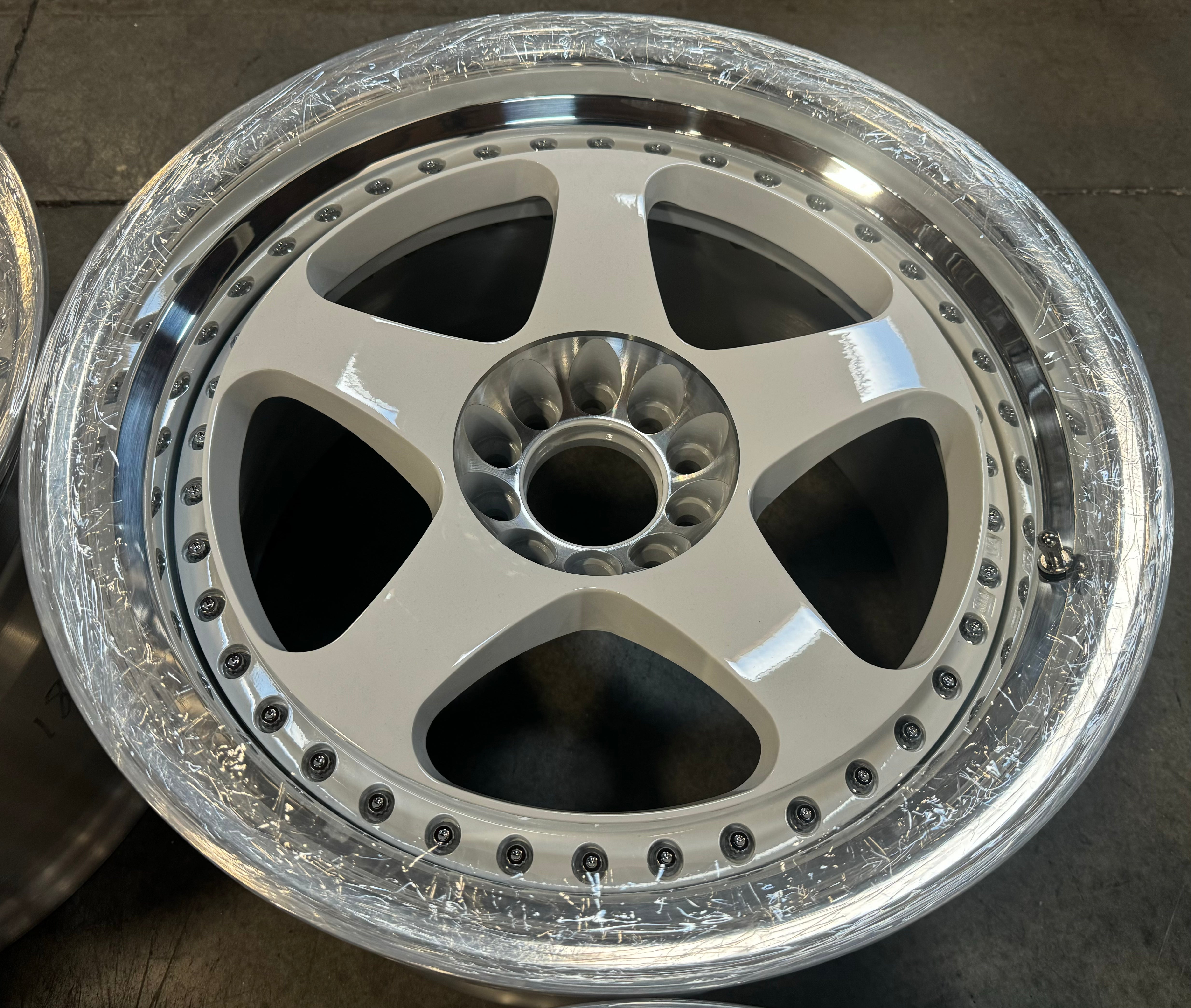 18” GMR 1200-R 5x114.3/112 (SPECIAL)