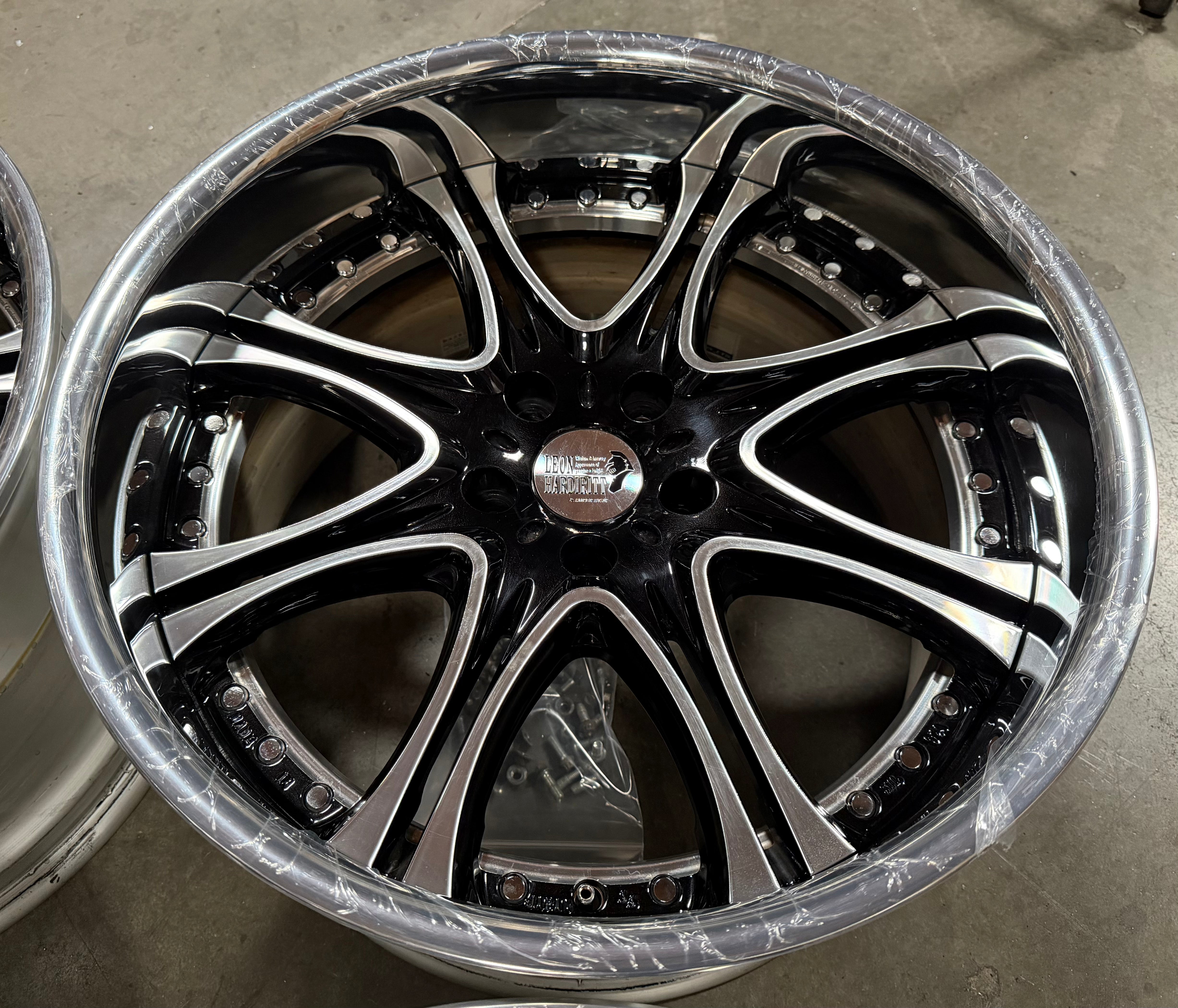 19” Leon Hardiritt Adel 5x114.3