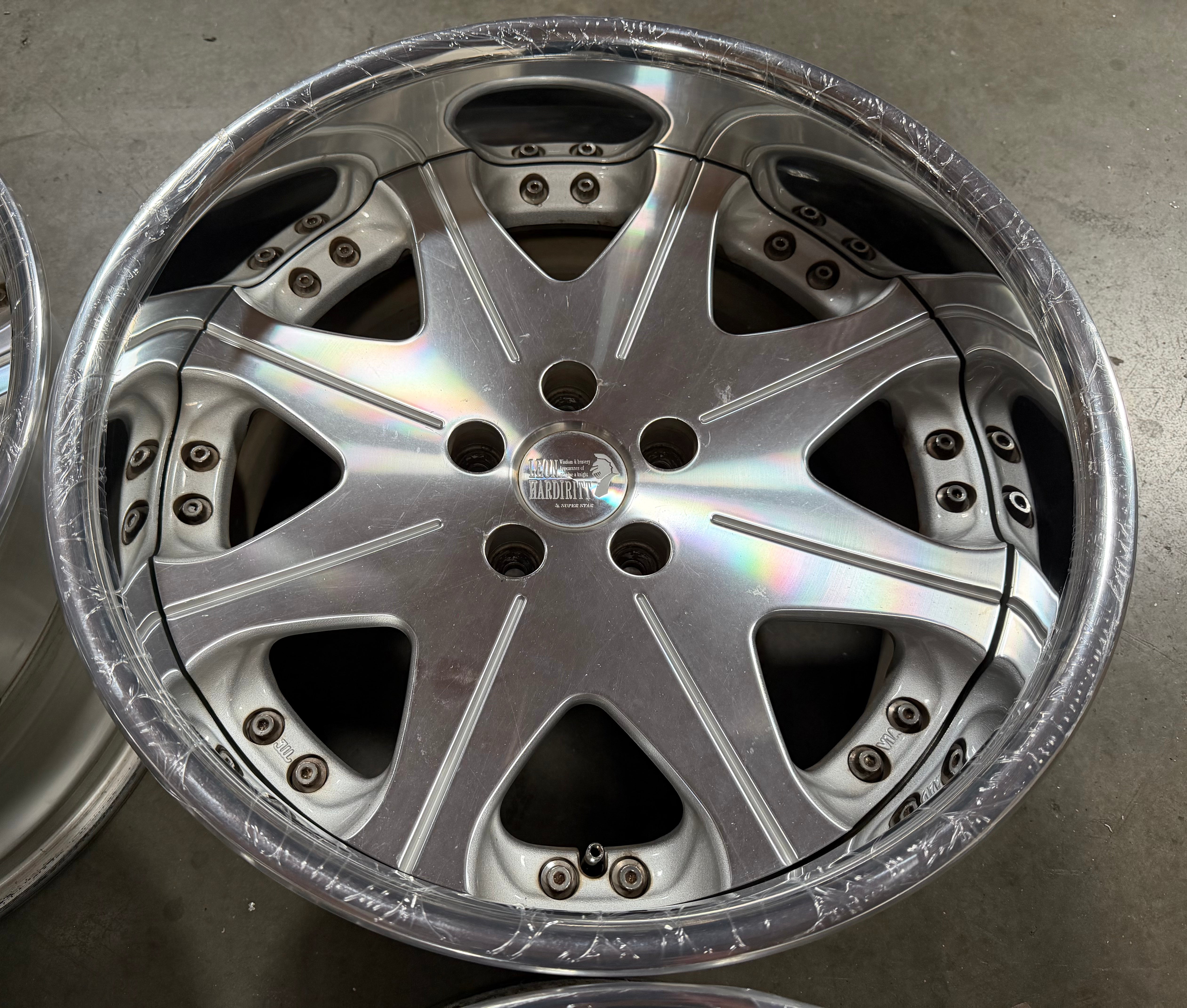 18” Leon Hardiritt Waffe 5x114.3