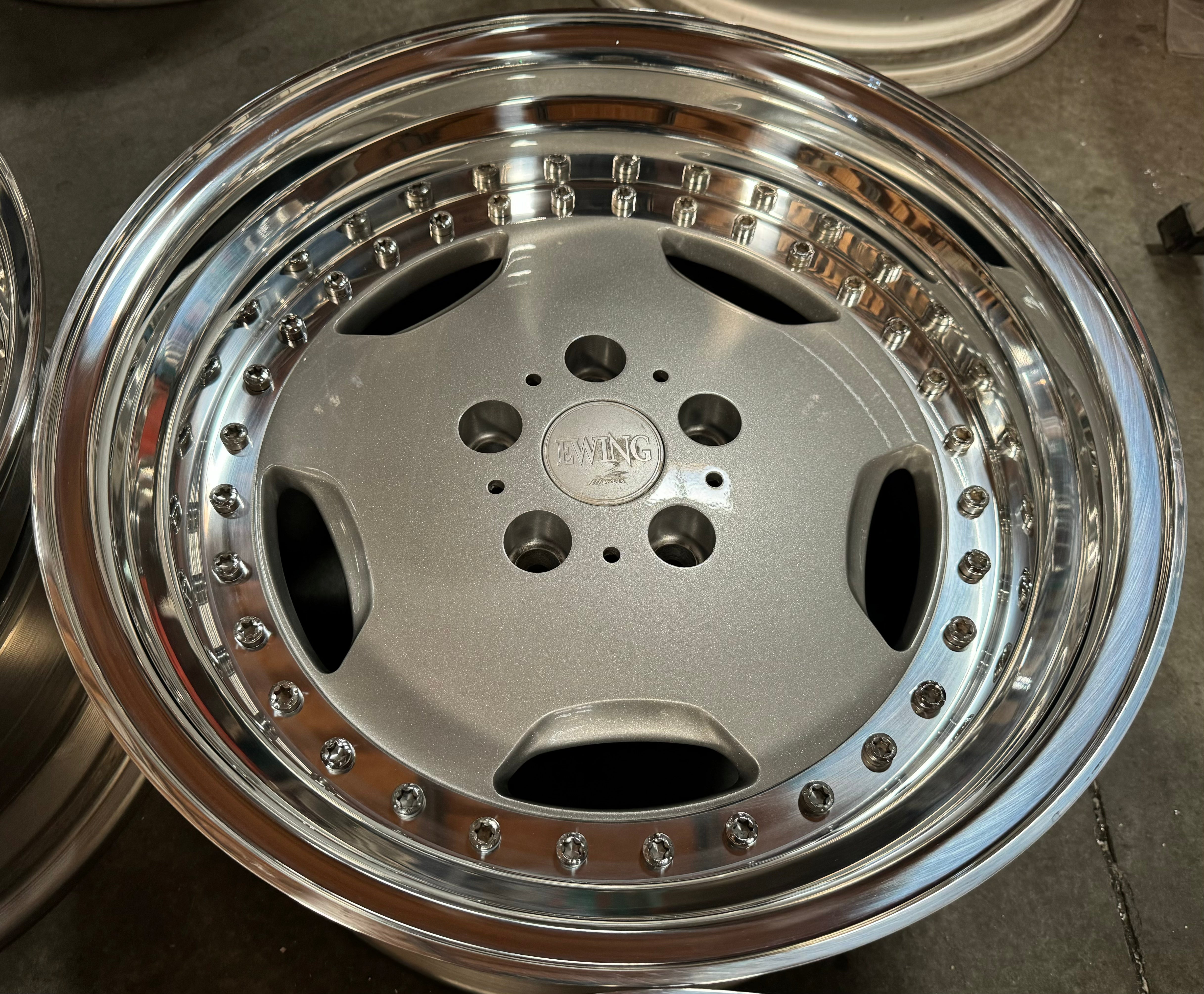 17” Work Ewing 5x114.3 Silver