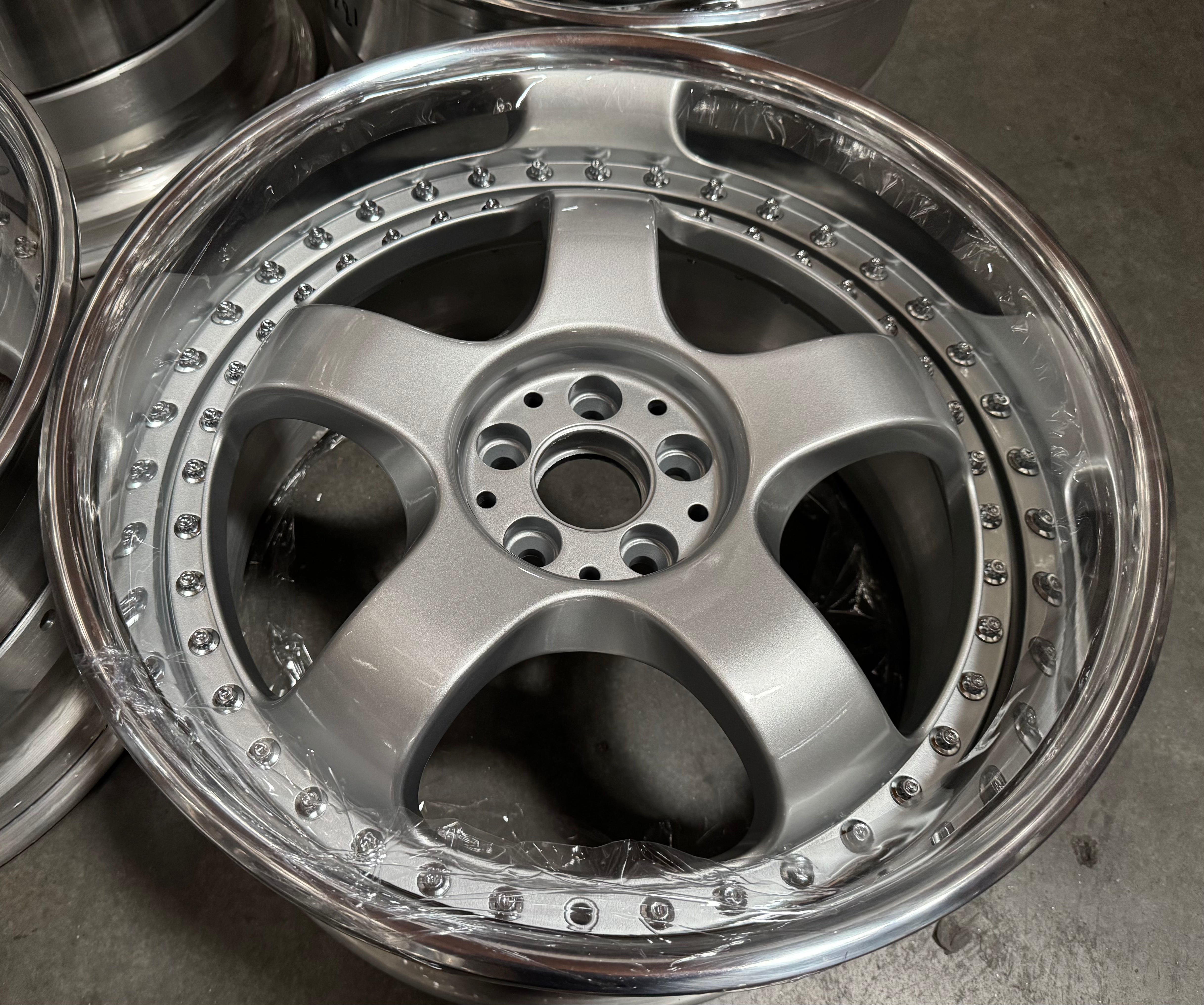 18” GMR Bishop 5x100 Silver Top Mount (Clearance )