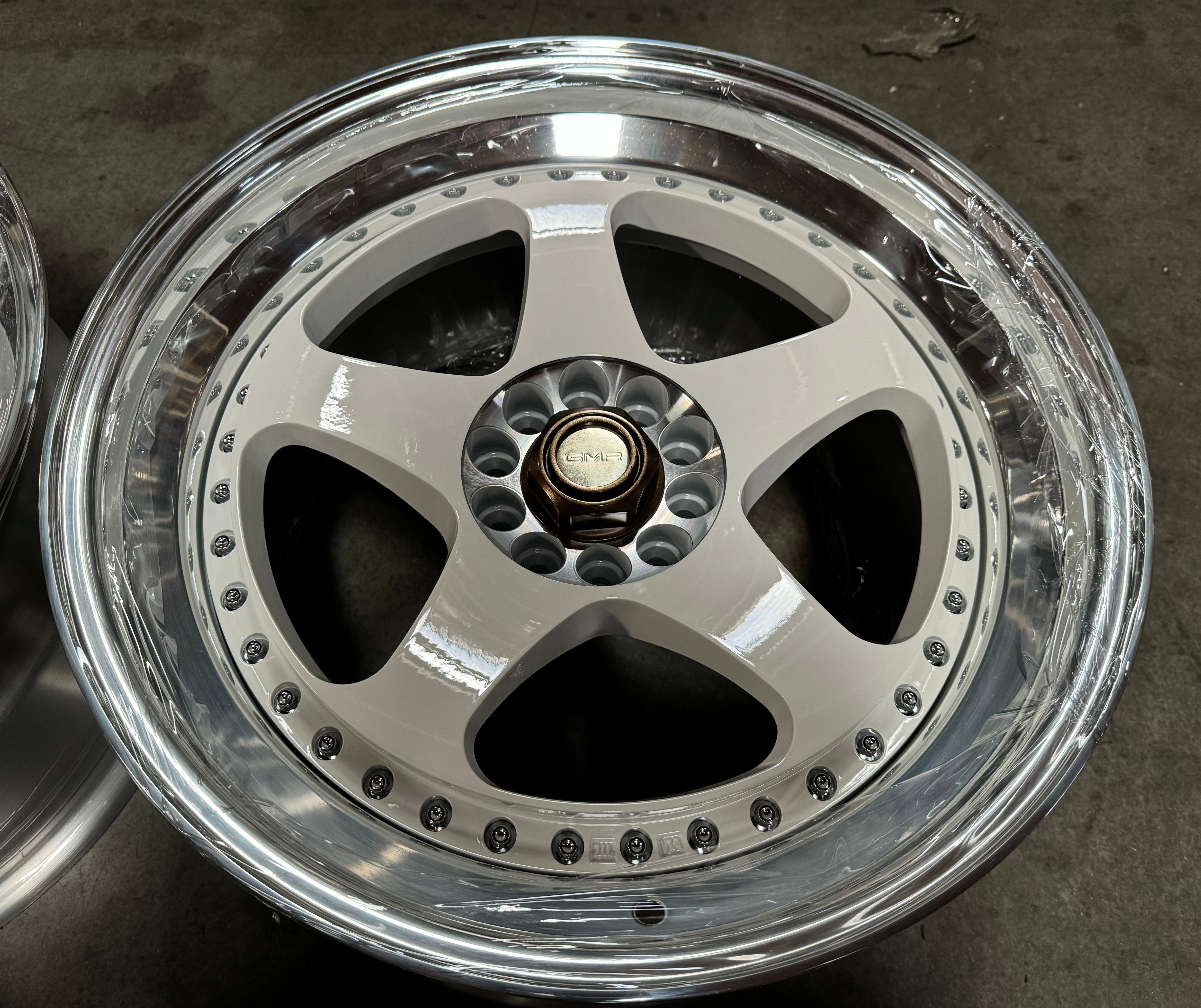 19” GMR 1200-R Double Step 5x114.3/112 White