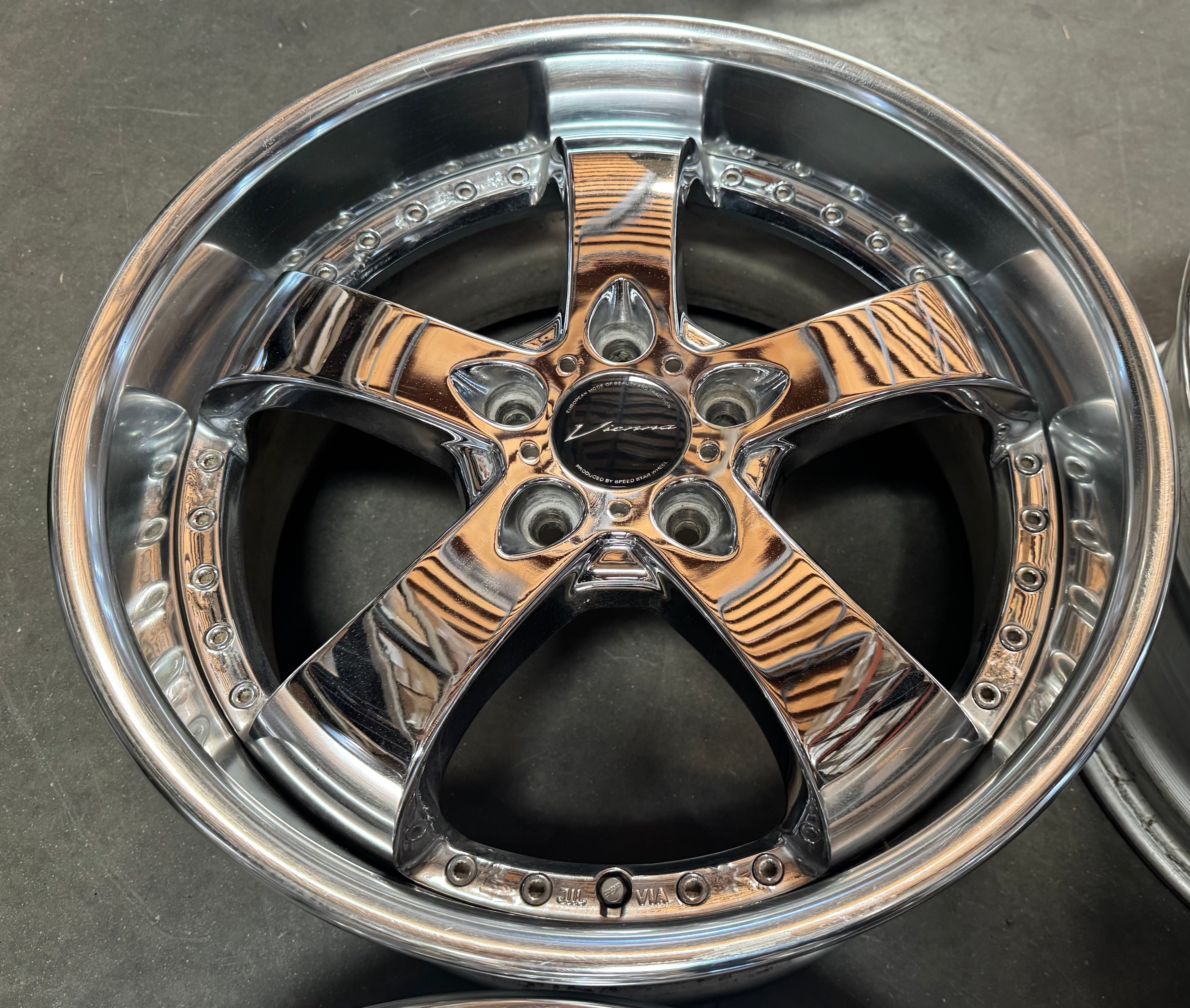 Vienna Rims 18” SSR Vienna Sovereign 5x114.3