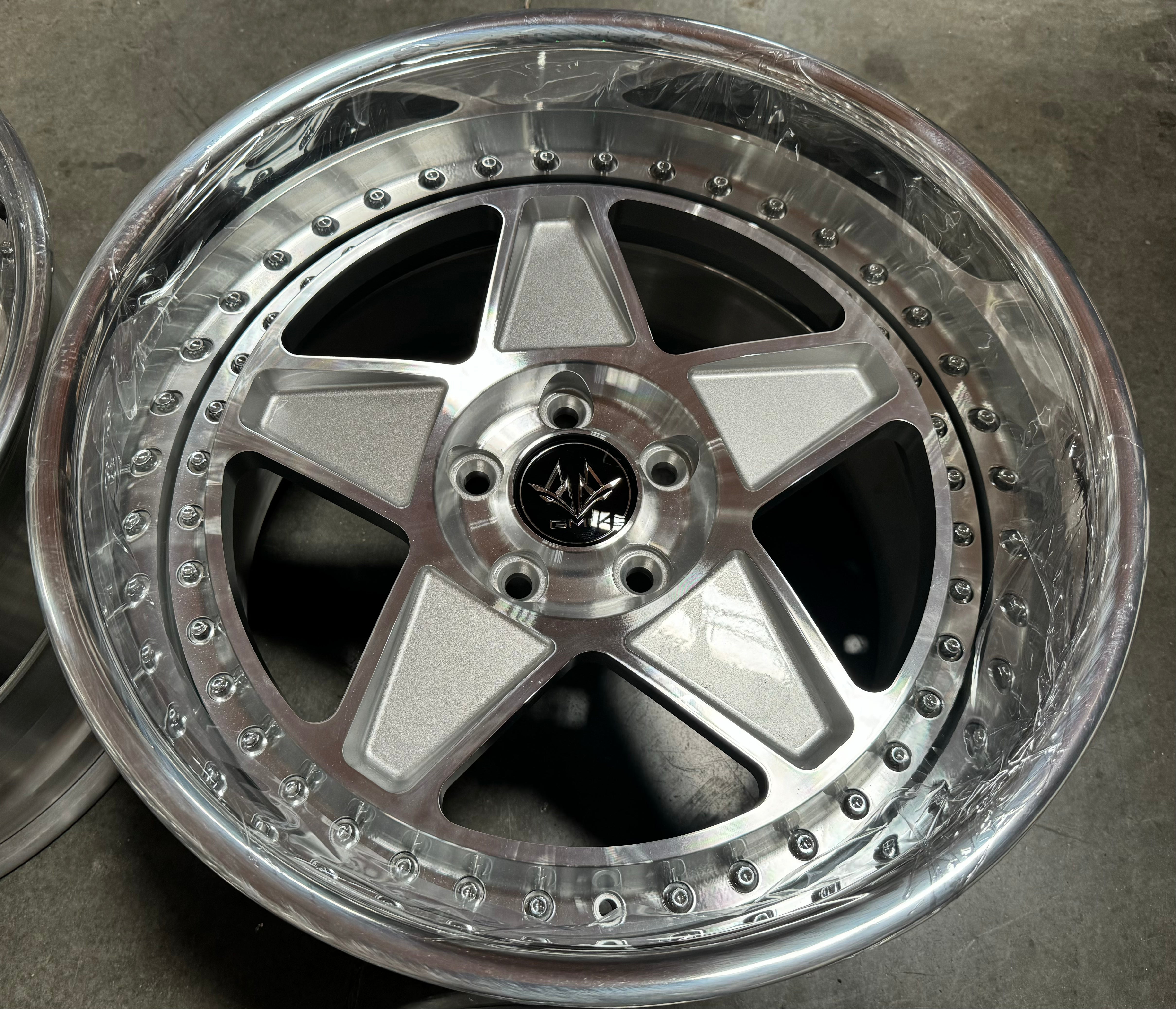 18” GMR SF-2 5x114.3