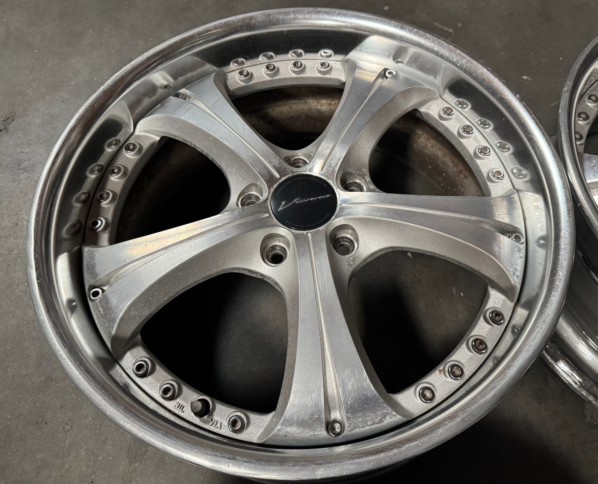 Vienna Rims 18” SSR Vienna Courage 5x114.3 DC
