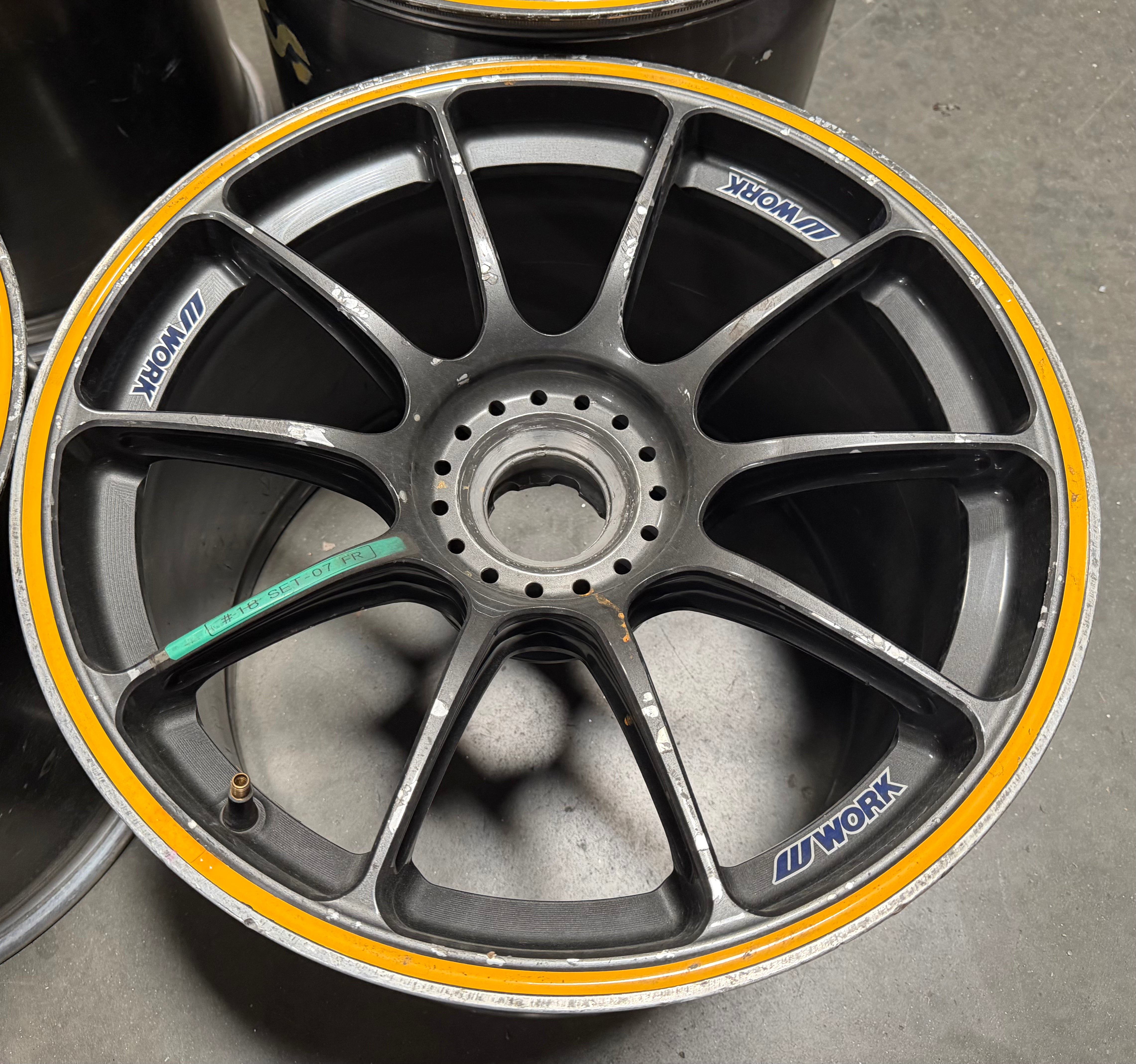 Wheel Lock In Racing 18” Work center lock Racing wheels (Set of 4)