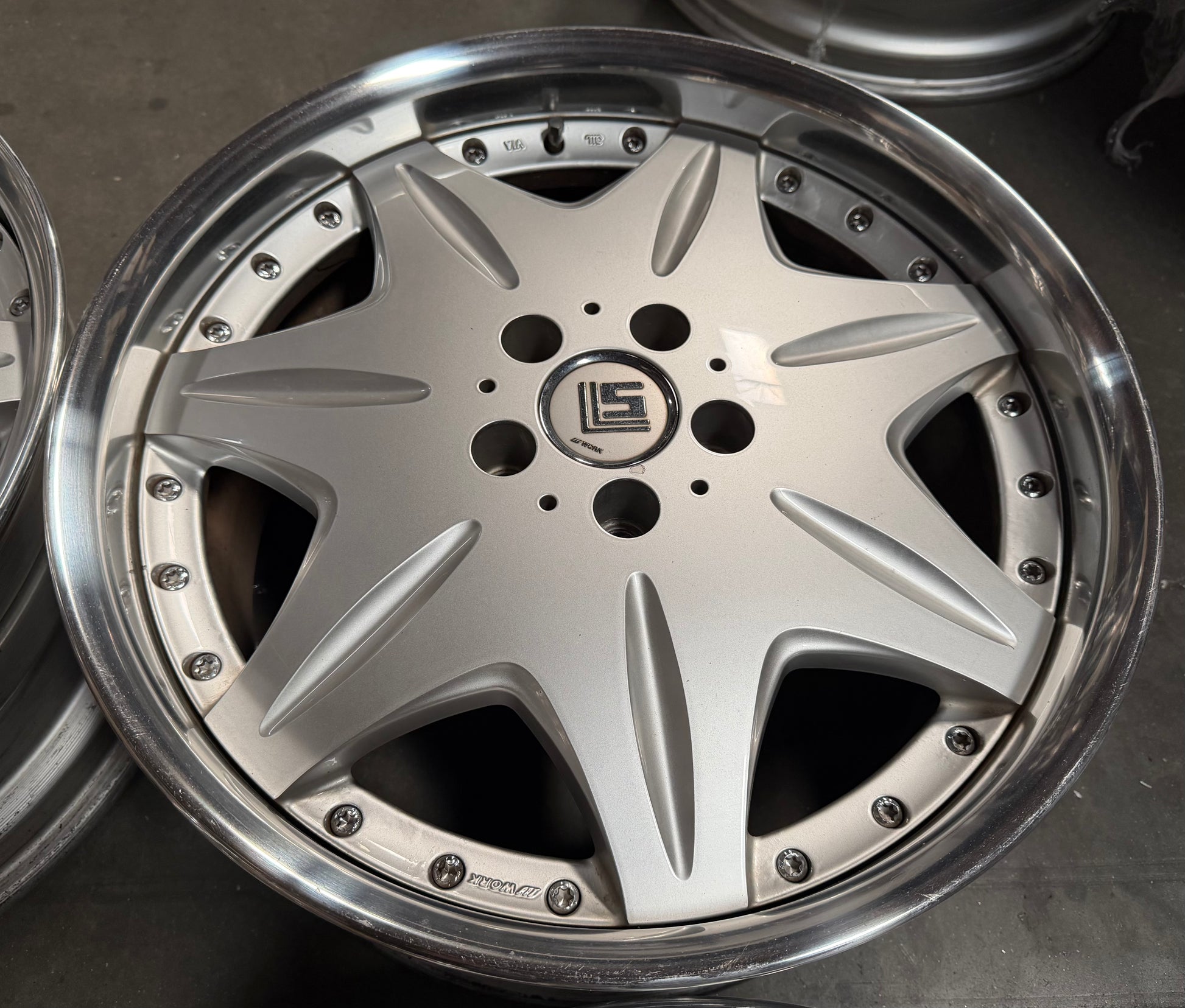 19” Work LS207 5x114.3 Silver 19” Work LS207 5x114.3 Silver