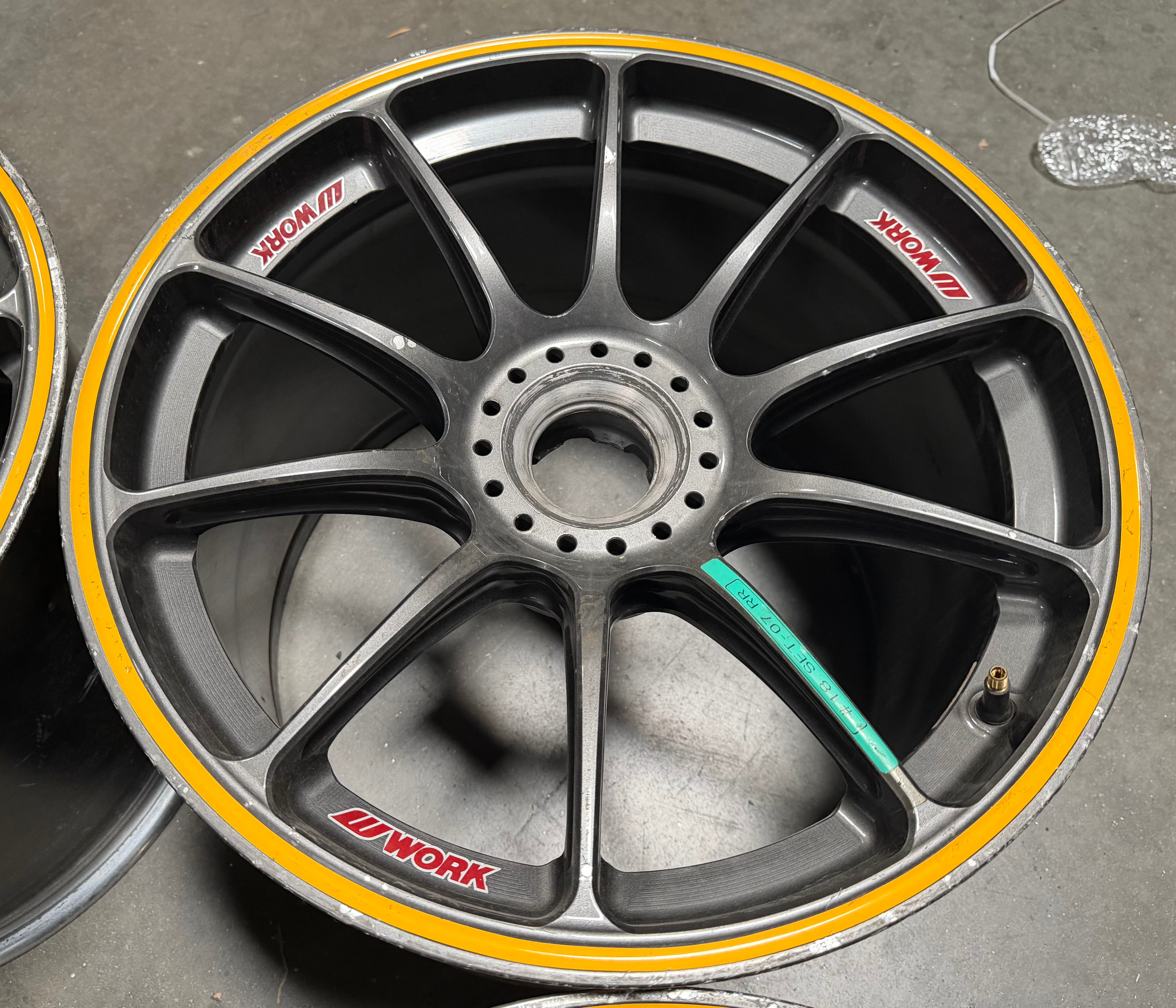 Wheel Lock In Racing 18” Work center lock Racing wheels (Set of 4)