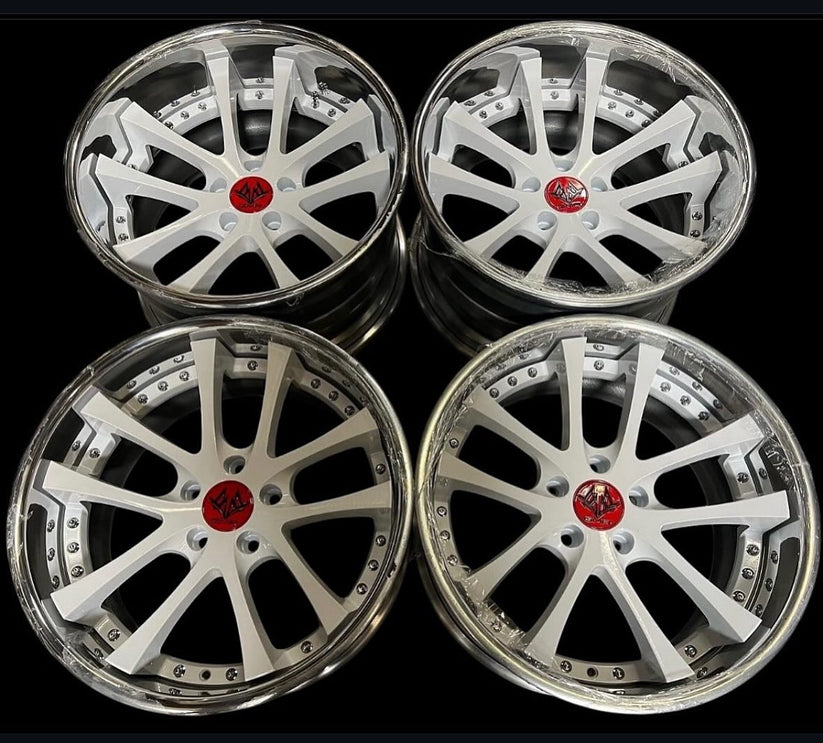 18” GMR Paladin I 5x114.3 White (Stagger set)