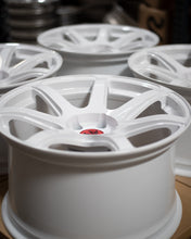 Load image into Gallery viewer, 19” GMR 06 5x114.3 Gloss White